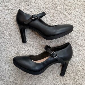 Clarks Black Mary Jane Heels